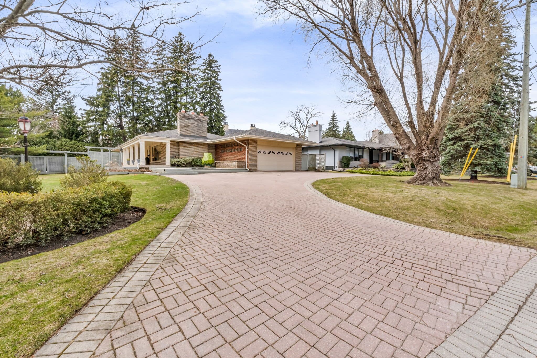 1123 Lakeshore Road E, Oakville, ON L6J 1K9