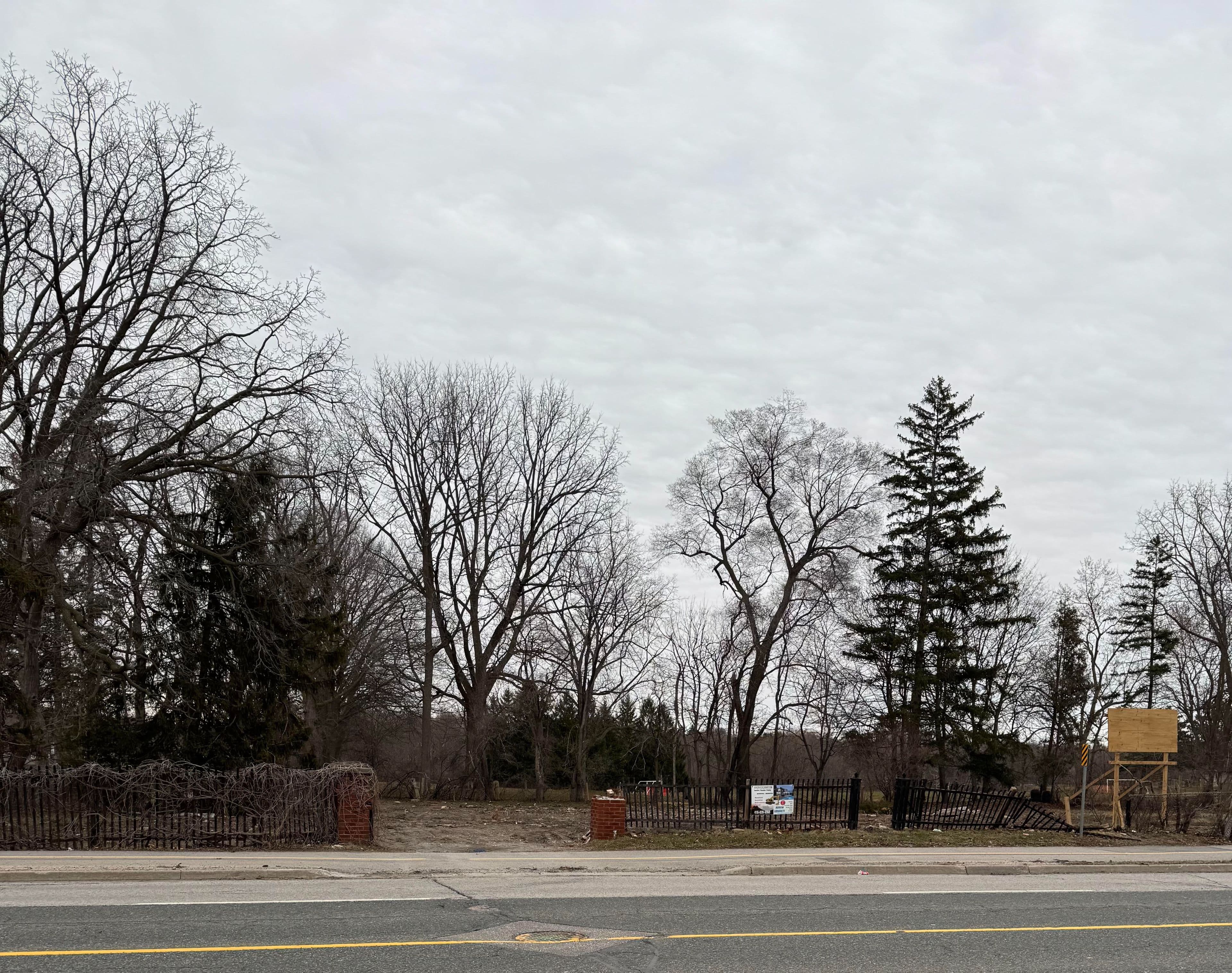 291 Thornton Road N, Oshawa, ON L1J 6T2