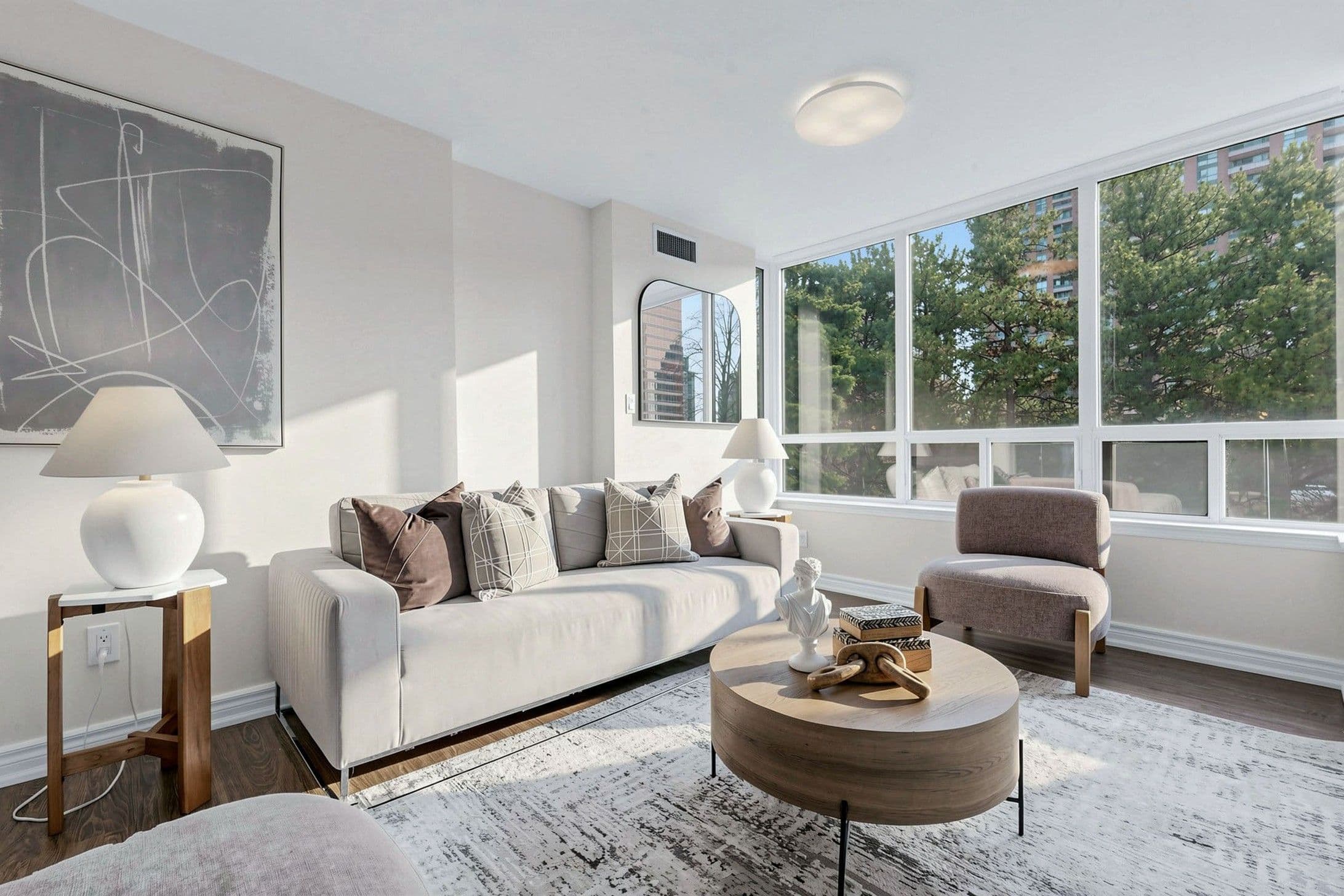 7 Bishop Avenue 216, Toronto C14, ON M2M 4J4