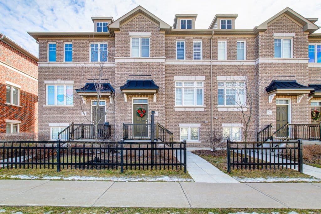 26 Streathern Way, Clarington, ON L1C 0S4