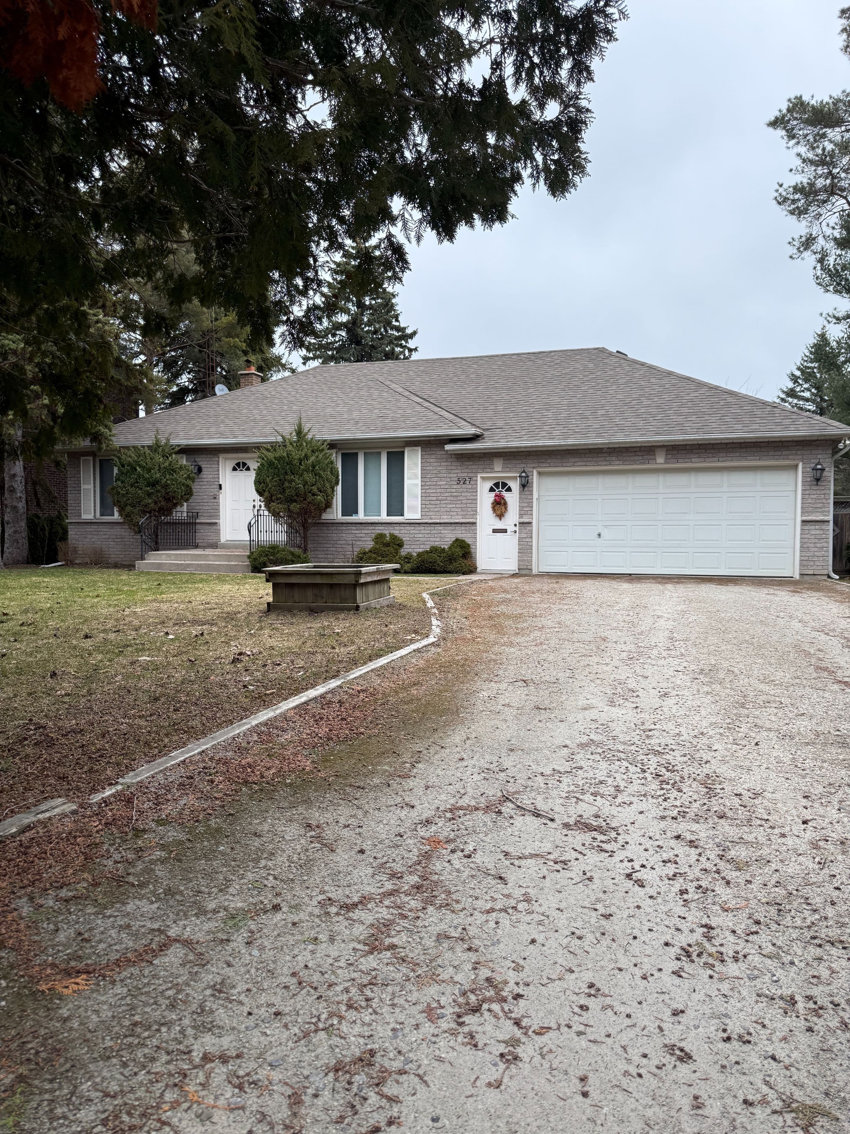 527 Rougemount Drive, Pickering, ON L1W 2C1