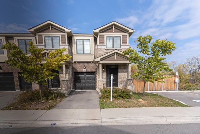 36 Pelican Lane, Hamilton, ON L8K 0A4