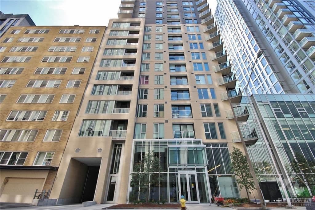 40 Nepean Street 1404, Ottawa Centre, ON K2P 0X5