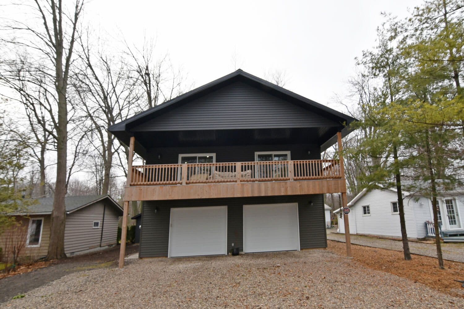 9904 LAKE Road, Lambton Shores, ON N0N 1J1