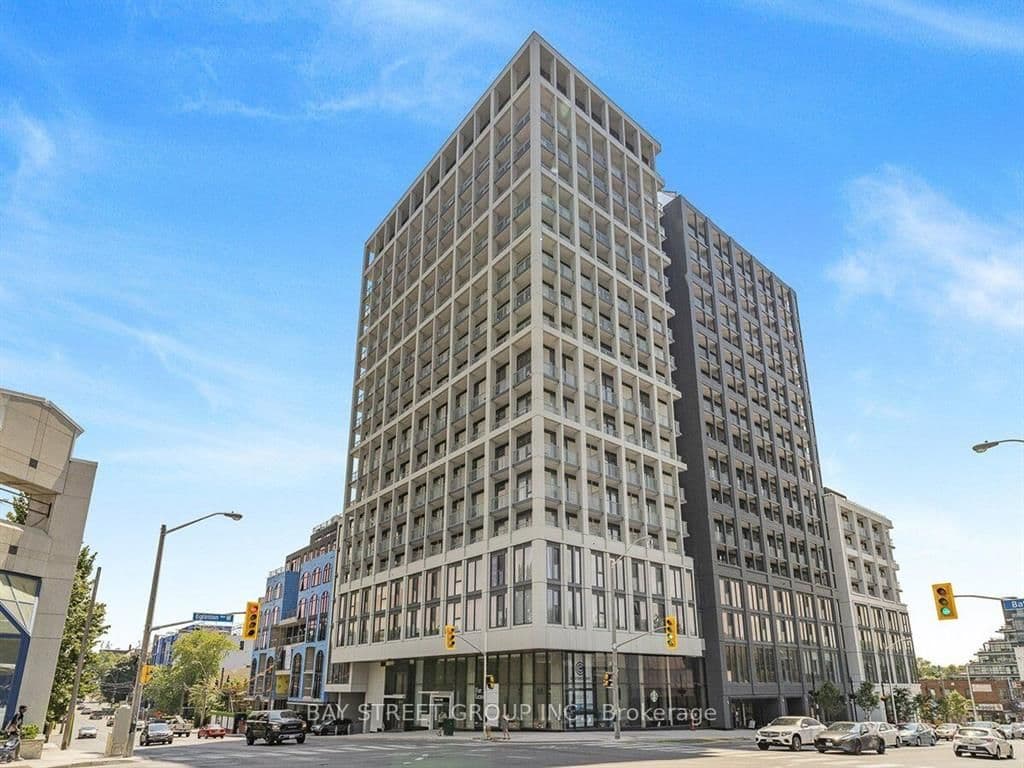 2020 Bathurst Street 821, Toronto C03, ON M5P 0A6