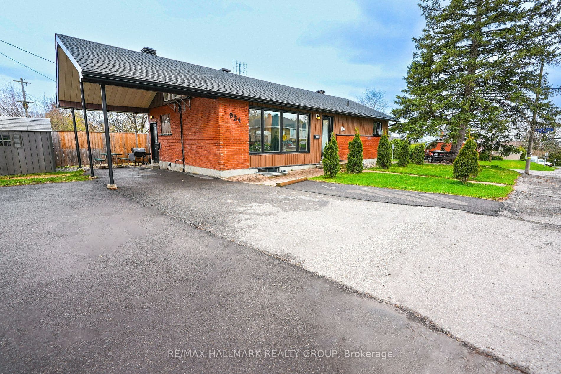 924 Bermuda Avenue, Overbrook - Castleheights and Area, ON K1K 0V6