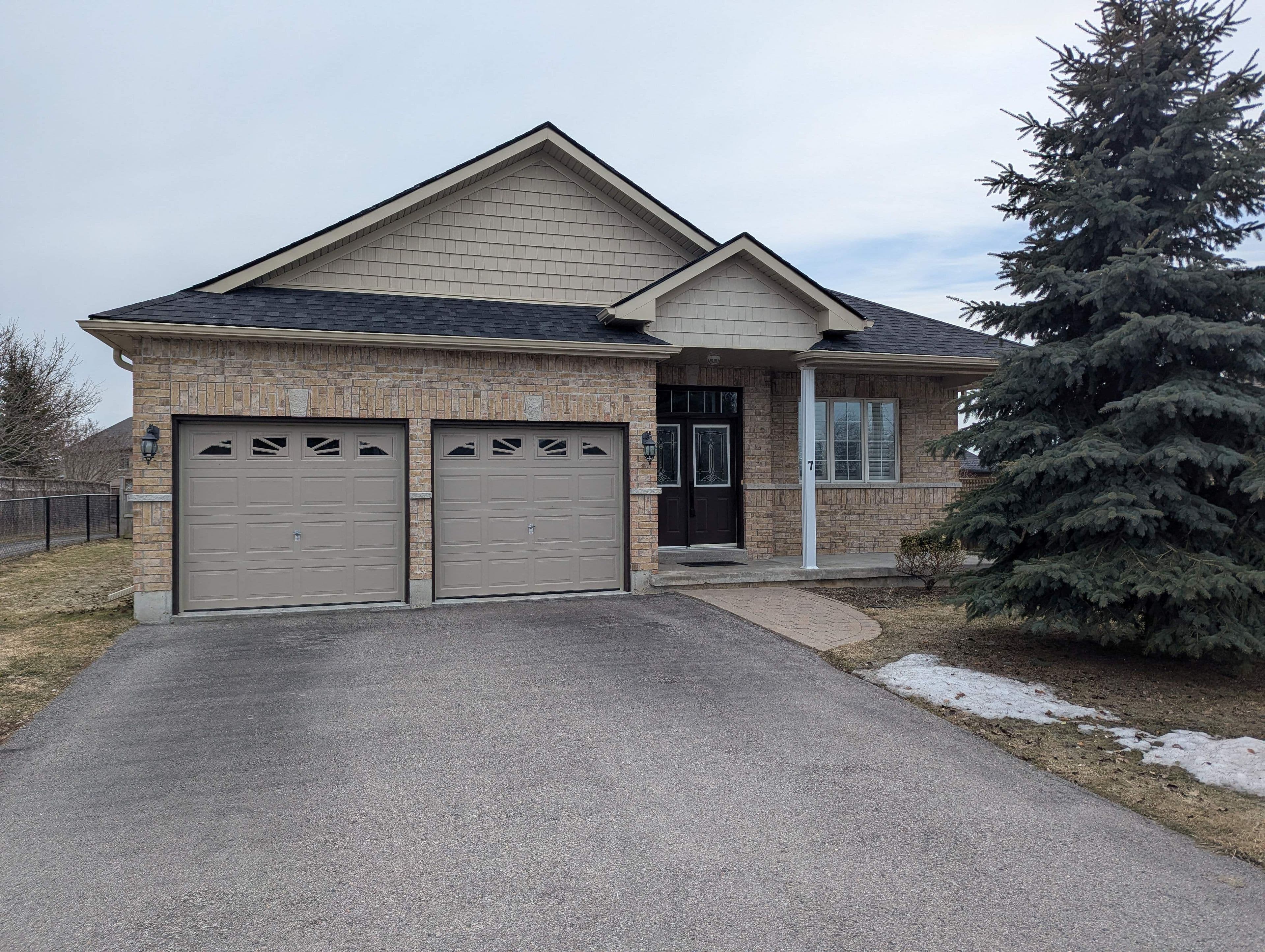 7 Parkside Drive, Kawartha Lakes, ON K9V 5X9