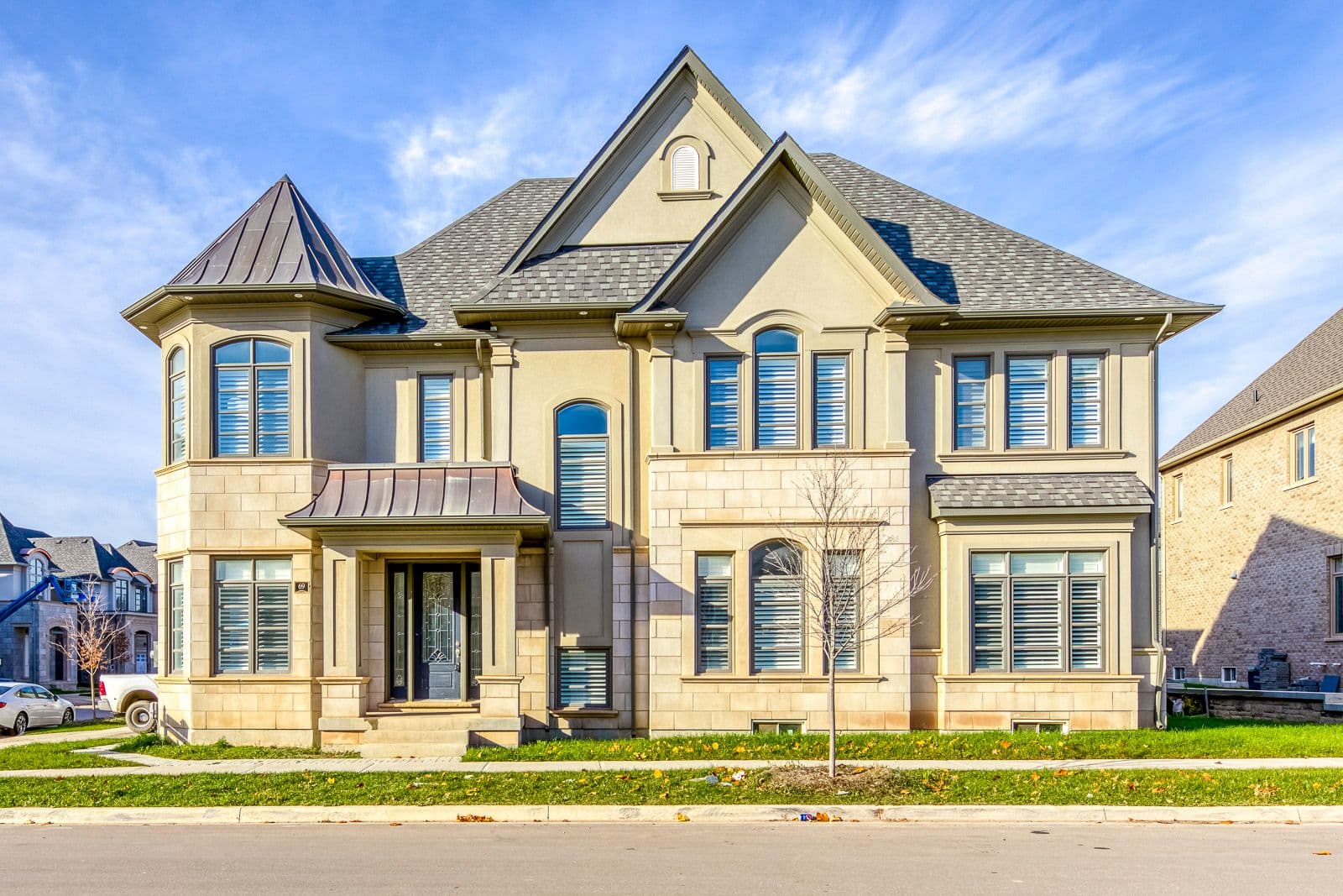 69 Threshing Mill Boulevard, Oakville, ON L6H 0V6