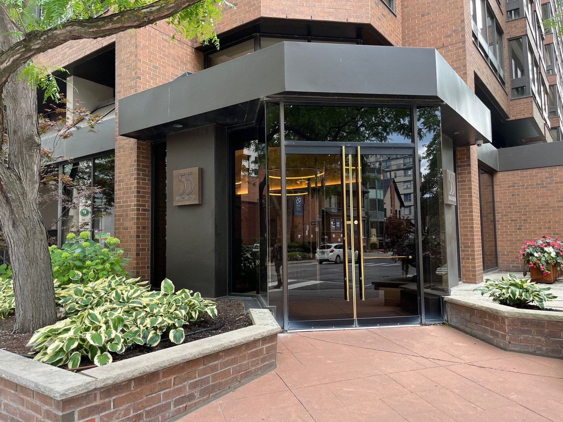 55 Prince Arthur Avenue 805, Toronto C02, ON M5R 1B3