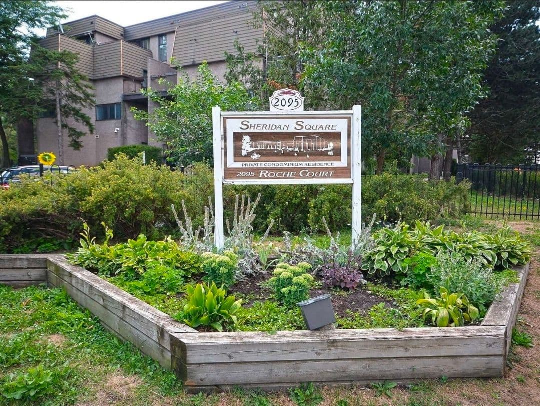 2095 Roche Court 112, Mississauga, ON L5K 2C8