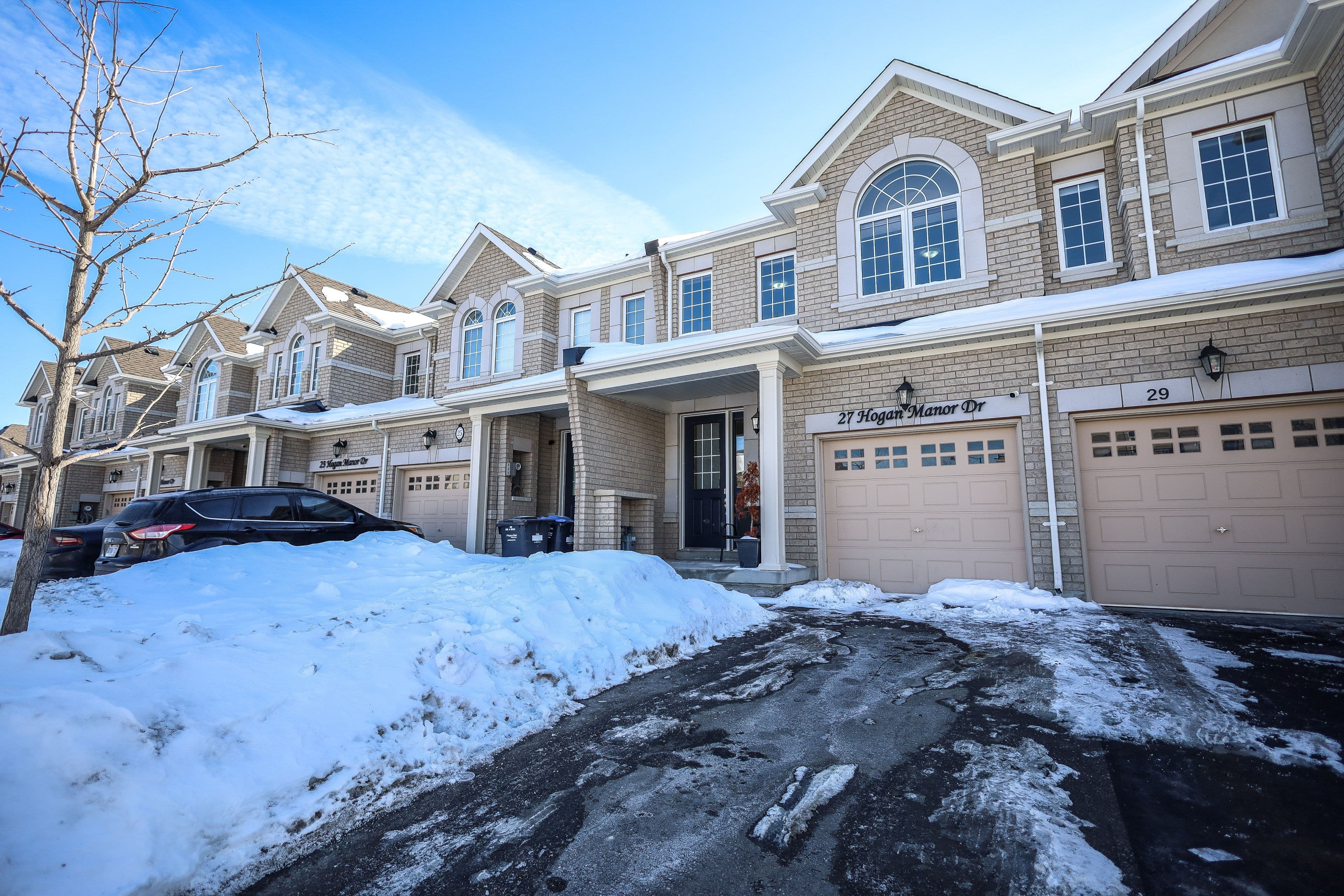 27 Hogan Manor Drive, Brampton, ON L7A 4V3