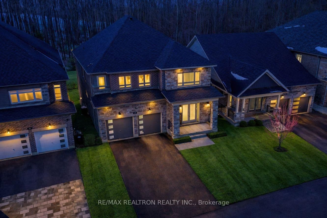 27 Franklin Trail, Barrie, ON L9J 0J1