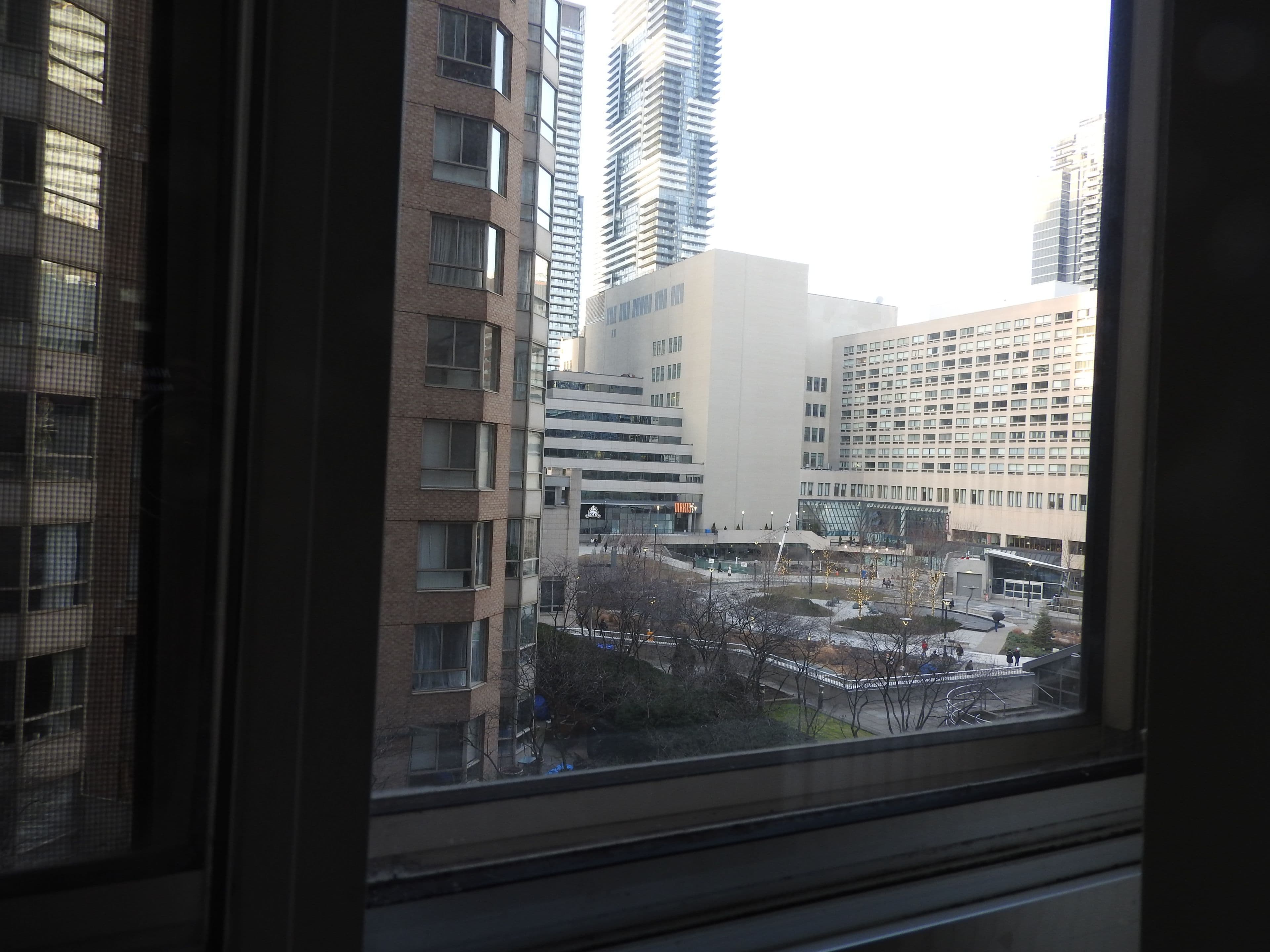 711 Bay Street 621, Toronto C01, ON M5G 2J8