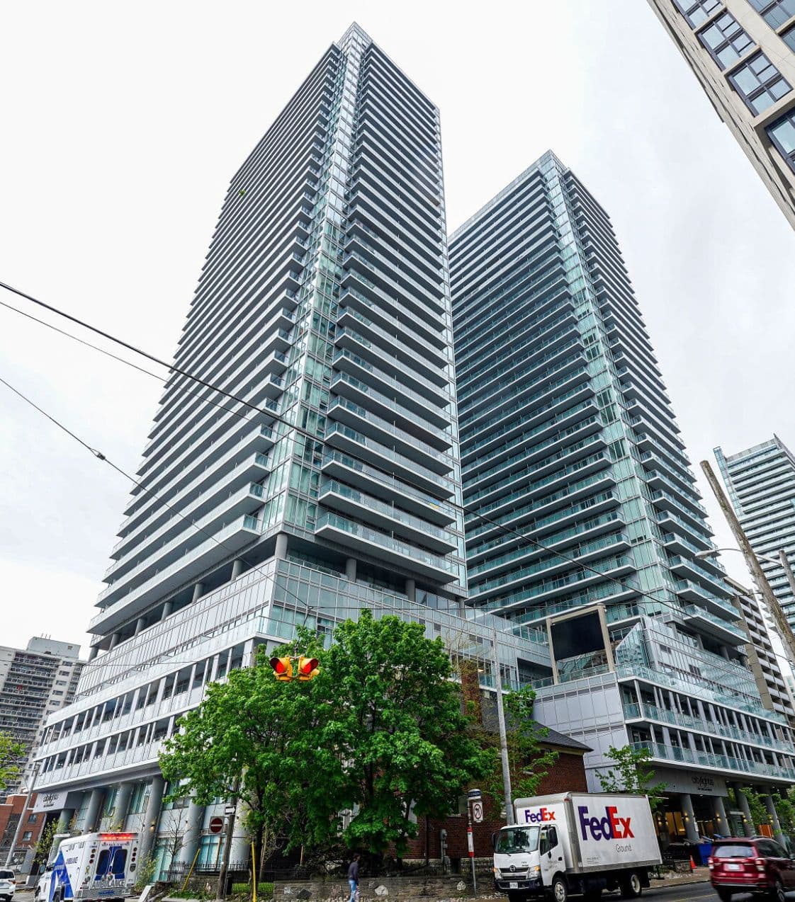 195 Redpath Avenue 2416, Toronto C10, ON M4P 0E4