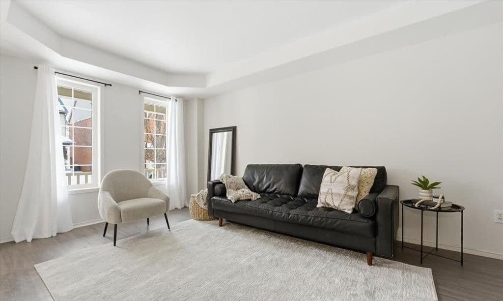 98 Roxton Road, Oakville, ON L6H 6V4