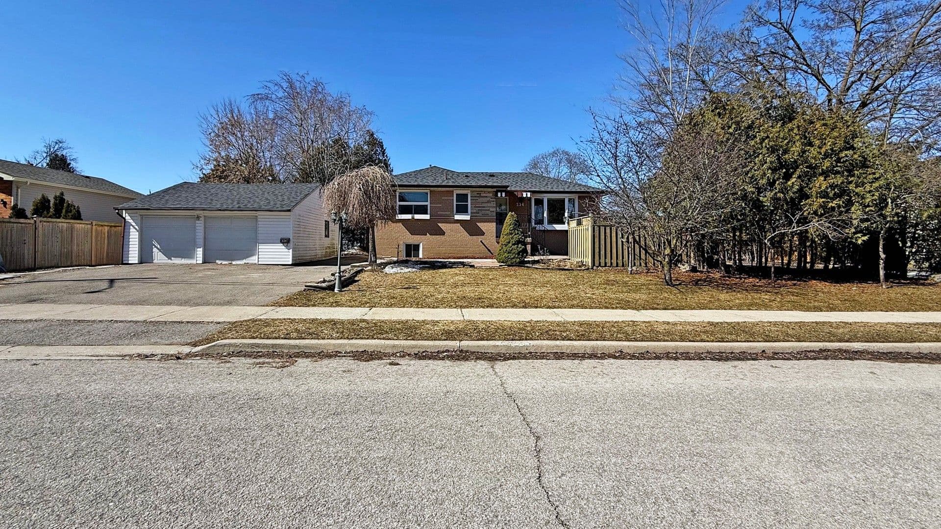 234 Sussex Avenue, Richmond Hill, ON L4C 2G4