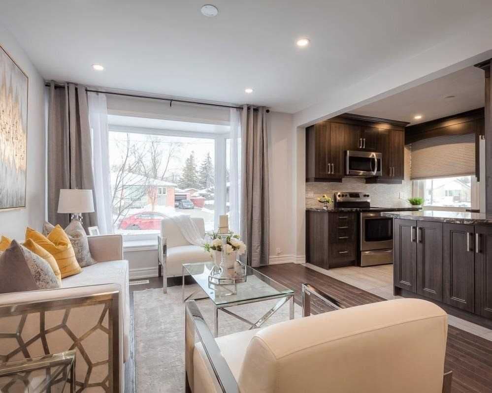 304 Taylor Mills Drive N, Richmond Hill, ON L4C 2T7