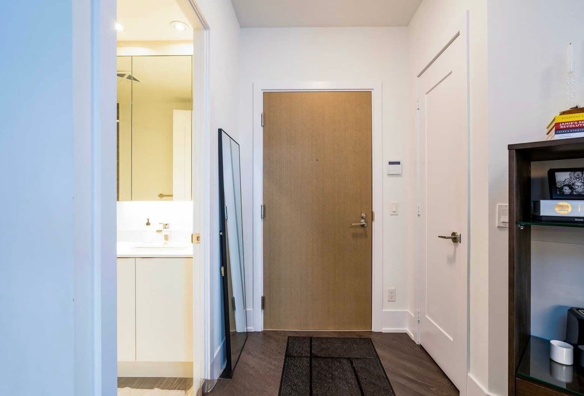 1 Edgewater Drive 613, Toronto C08, ON M5A 1B9