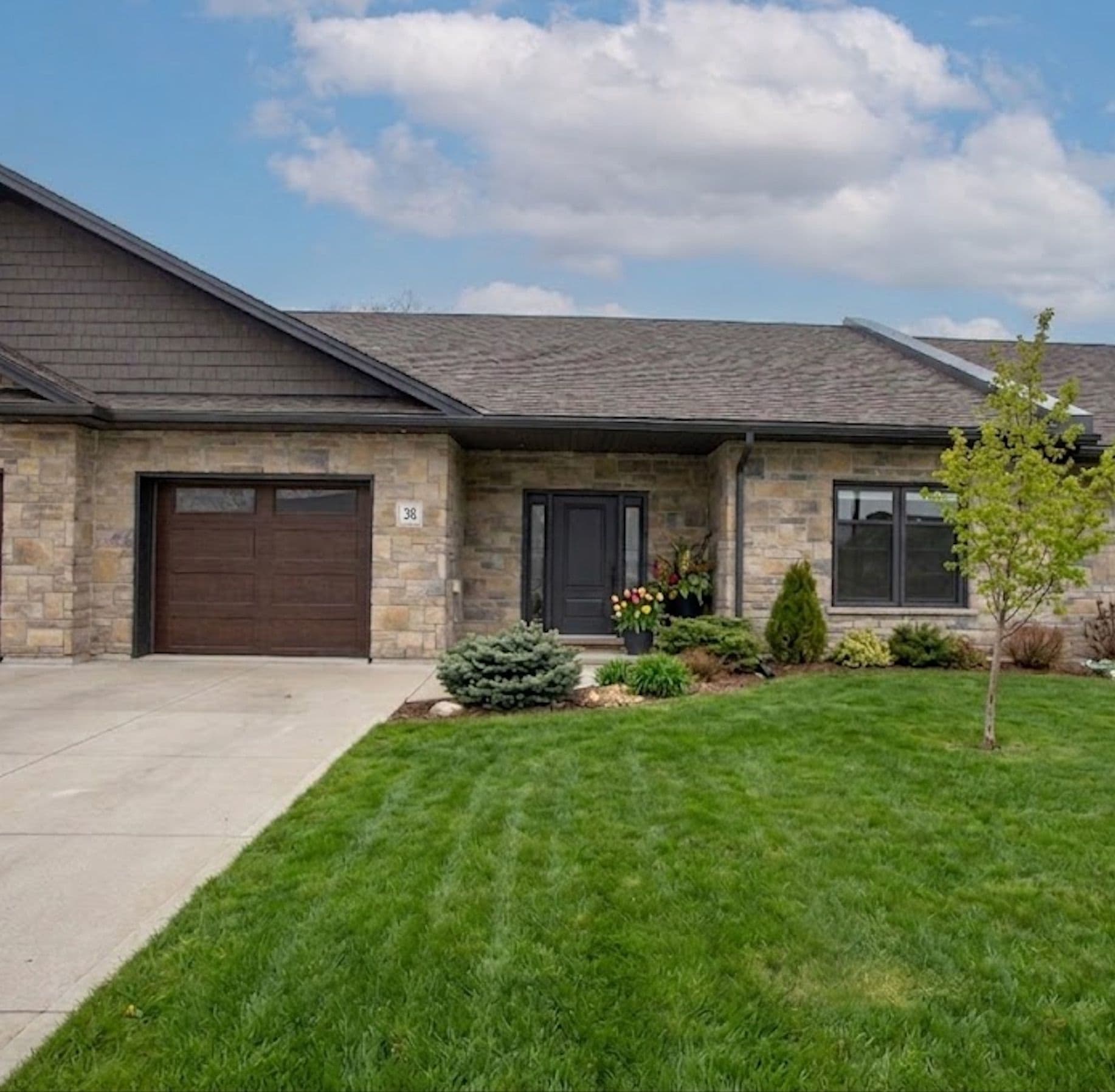 1182 Queen Street 38, Kincardine, ON N2Z 1G4