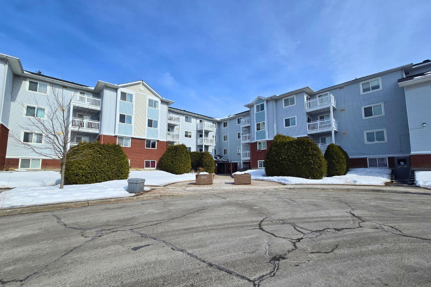 266 Lorry Greenberg Drive 212, Hunt Club - South Keys and Area, ON K1T 3J9