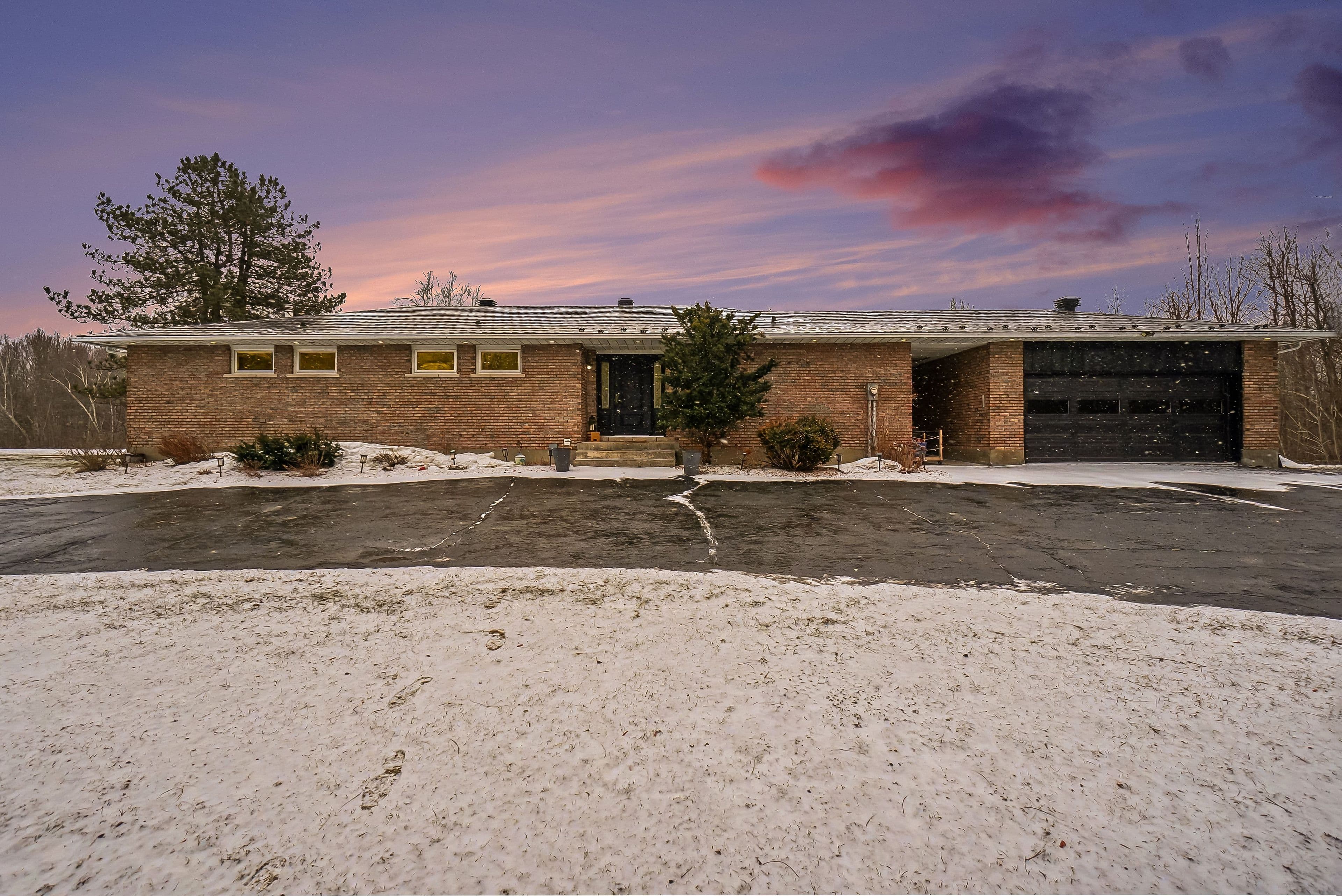 1500 Du Golf Road, Clarence-Rockland, ON K0A 1N0