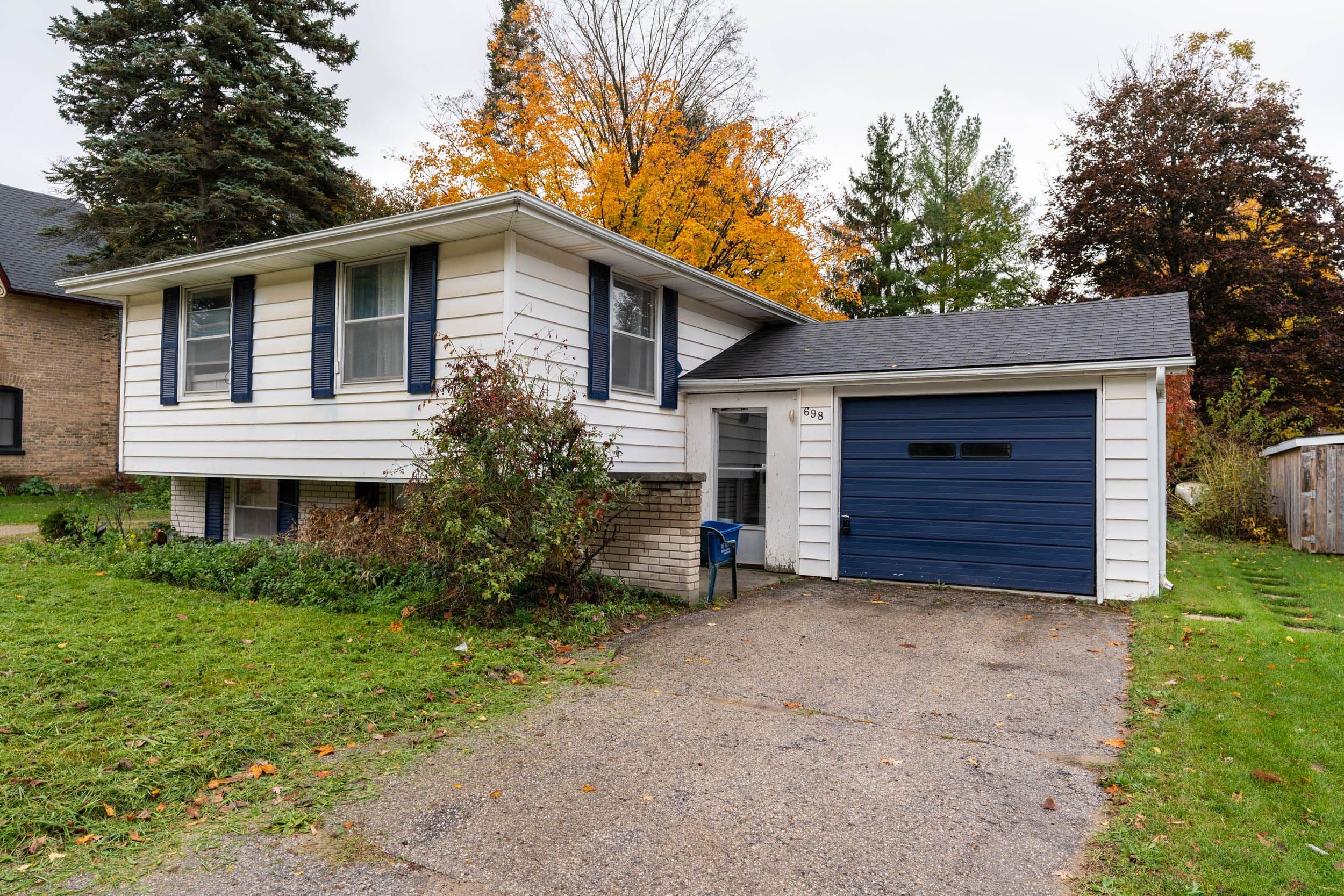 698 Gustavus Street, Saugeen Shores, ON N0H 2C0