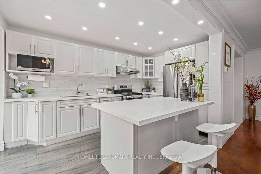 2764 Willowmore Way, Mississauga, ON L5N 3N9