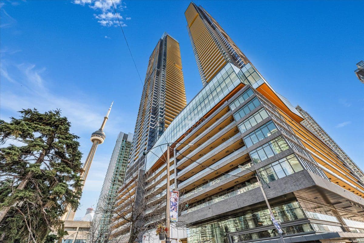 1 Concord Cityplace Way 5709, Toronto C01, ON M5V 0X3