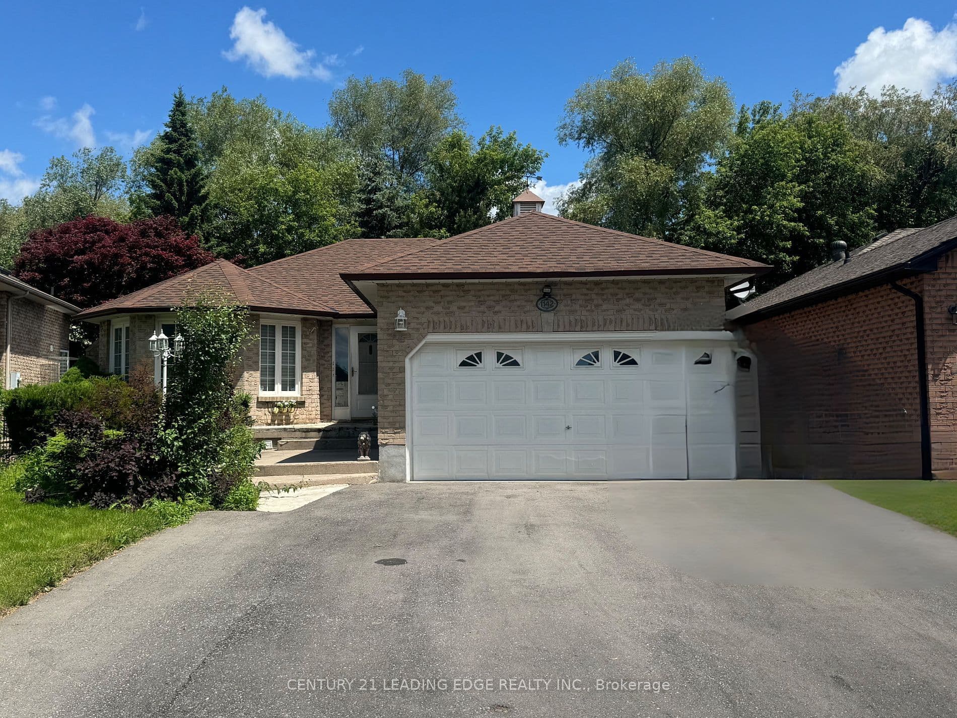 1142 Snowberry Court, Oshawa, ON L1K 2J3