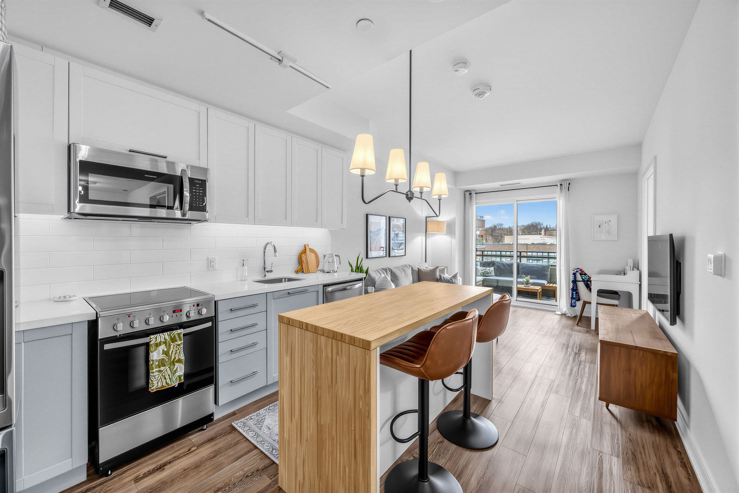 1 Neighbourhood Lane 403, Toronto W07, ON M8Y 0C2