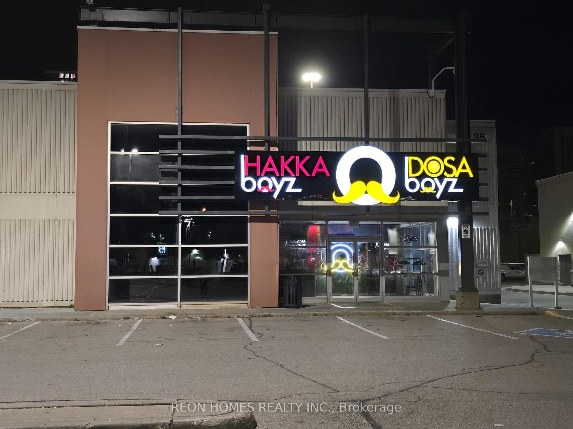 35 William Kitchen Road K2, Toronto E04, ON M1P 5B7