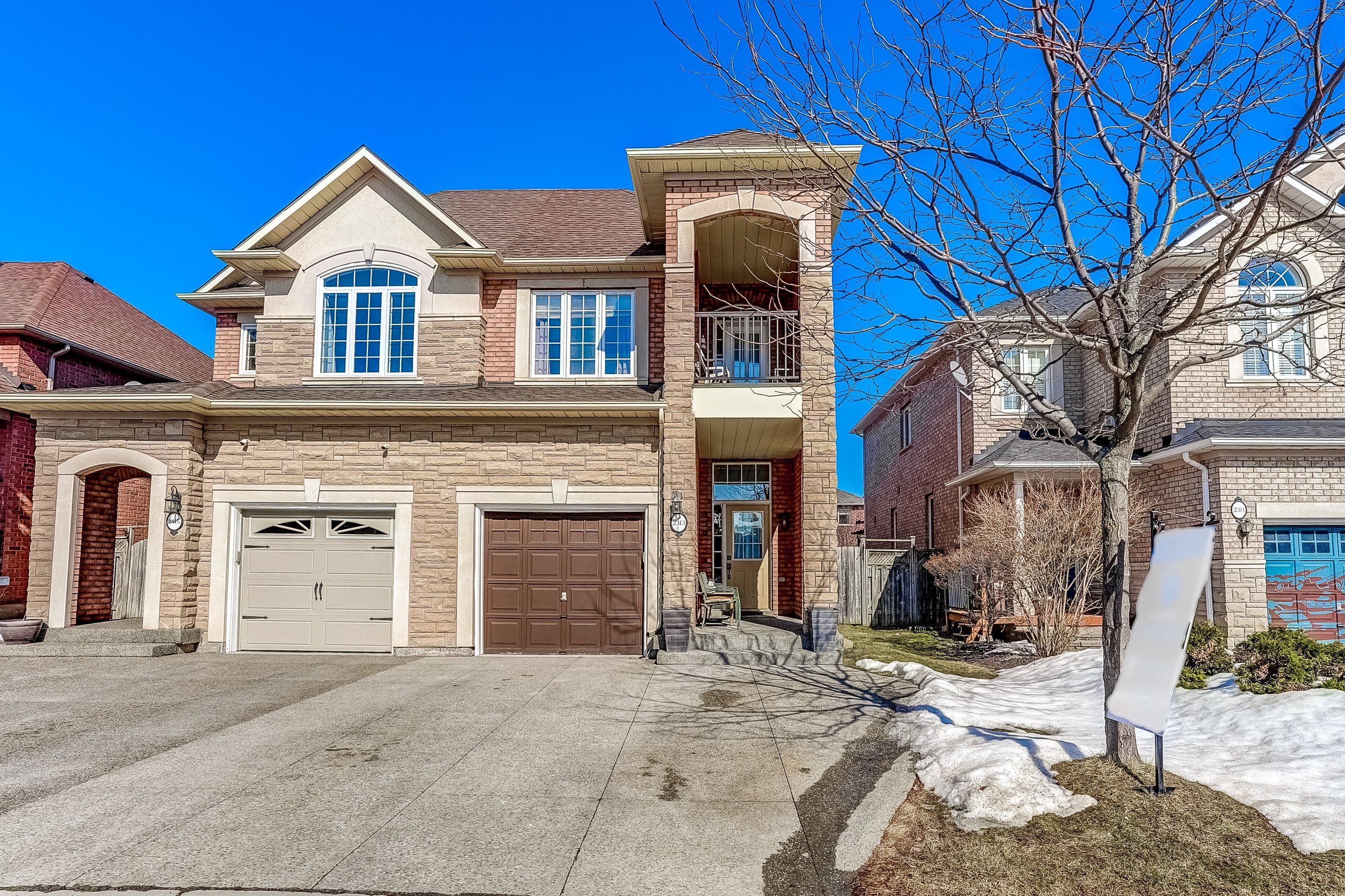 2313 Newcastle Crescent, Oakville, ON L6M 4P5