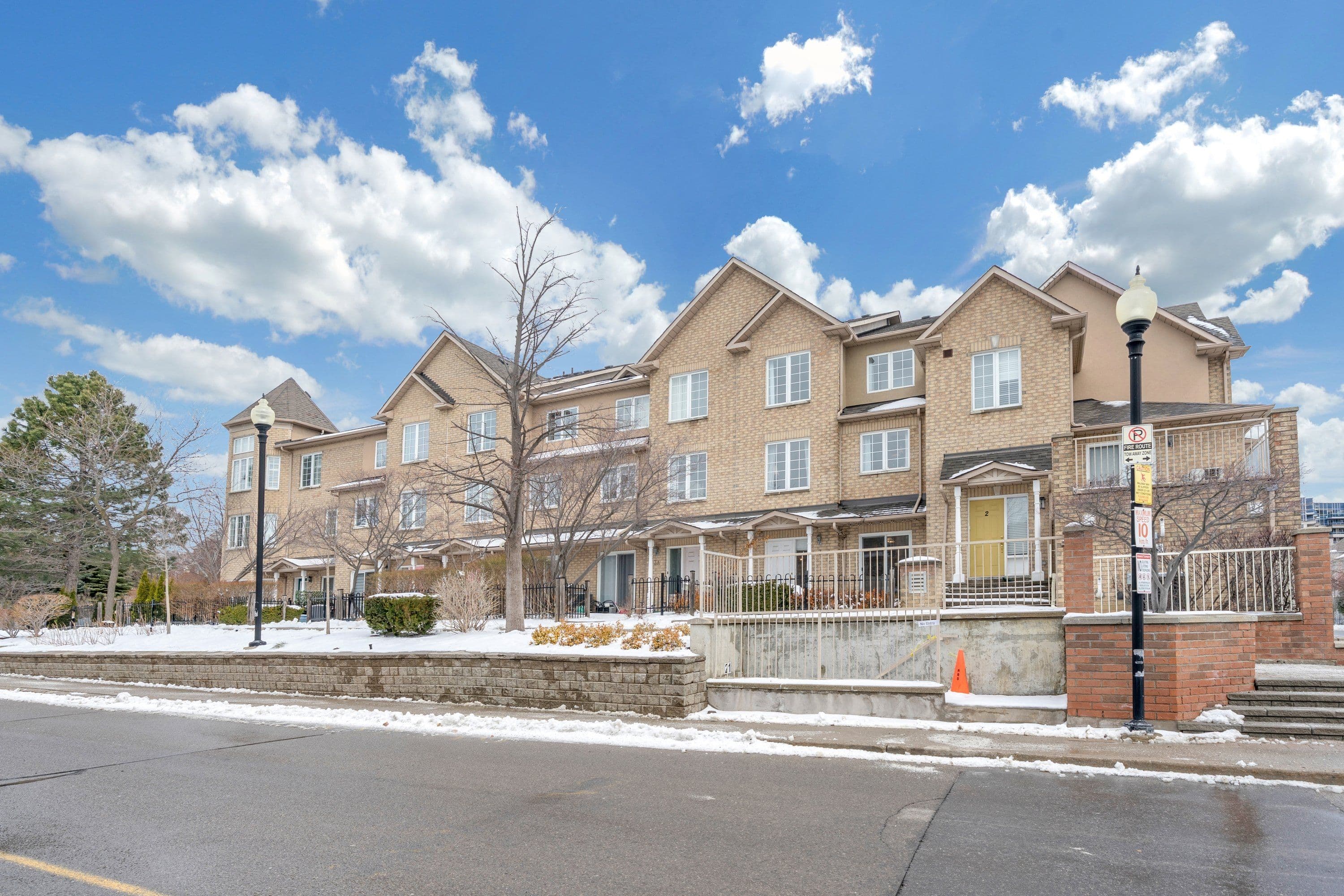 10 Cox Boulevard 3, Markham, ON L3R 4G2