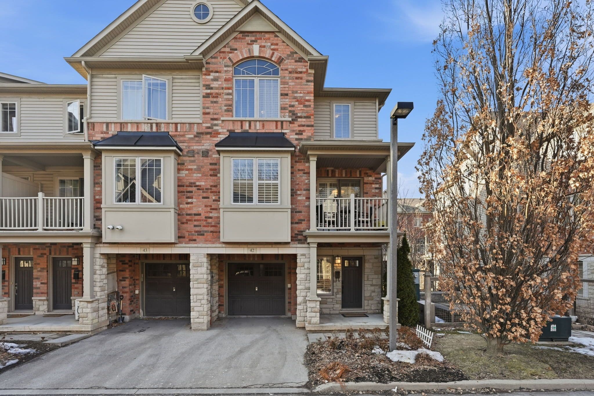 362 Plains Road E 42, Burlington, ON L7T 0A4