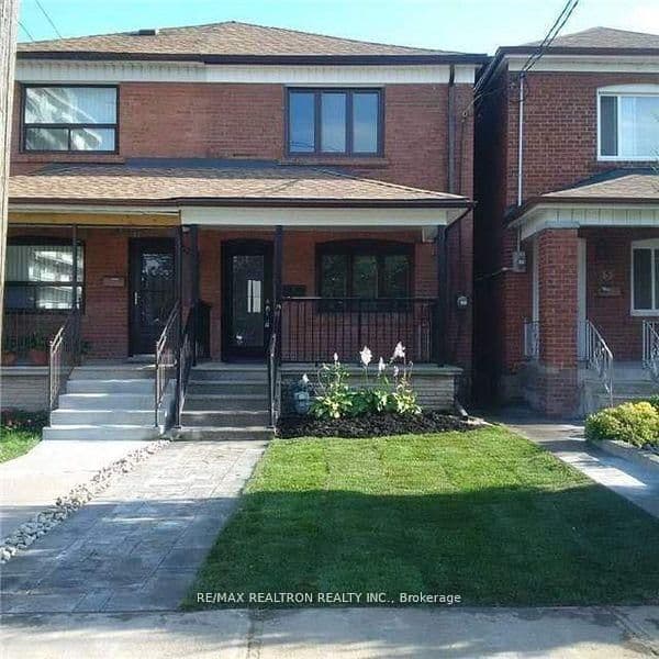 3 Lanark Avenue Main, Toronto C03, ON M6C 2B2