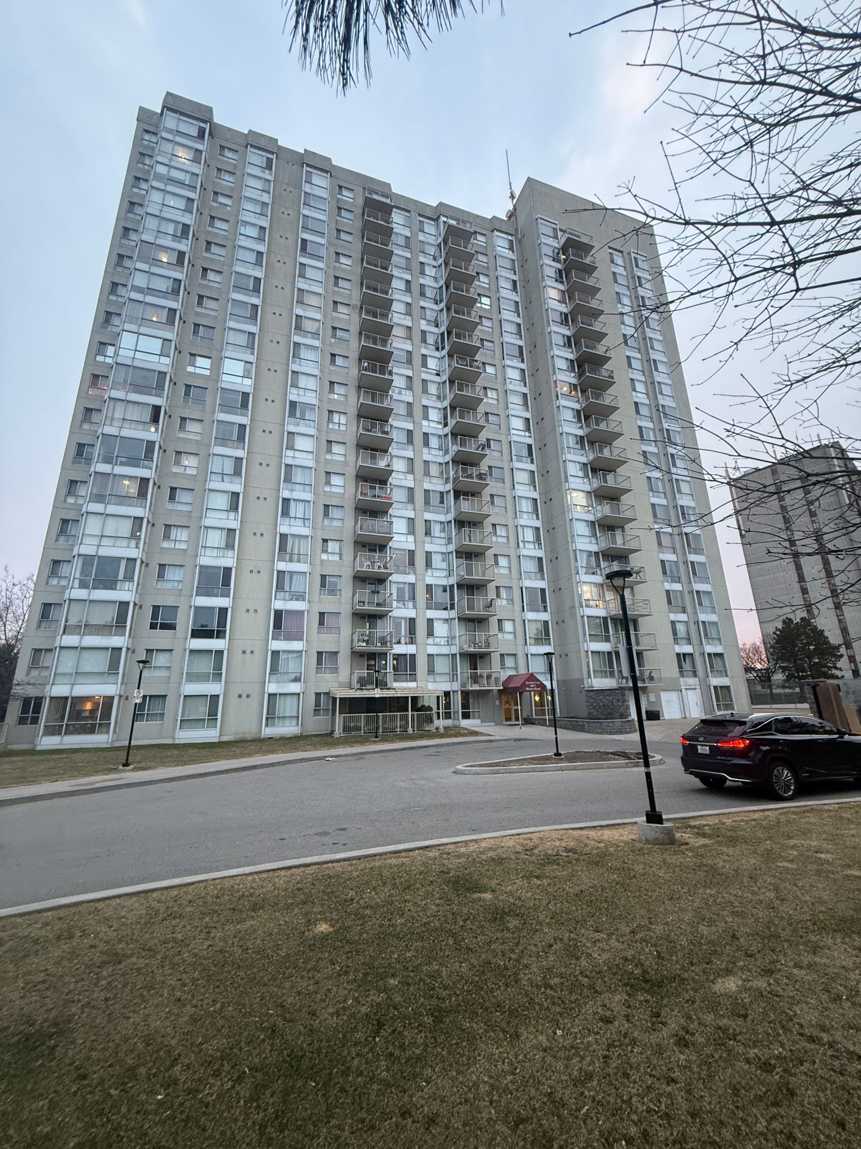 3077 N Weston Road N 1912, Toronto W05, ON M9M 3A1