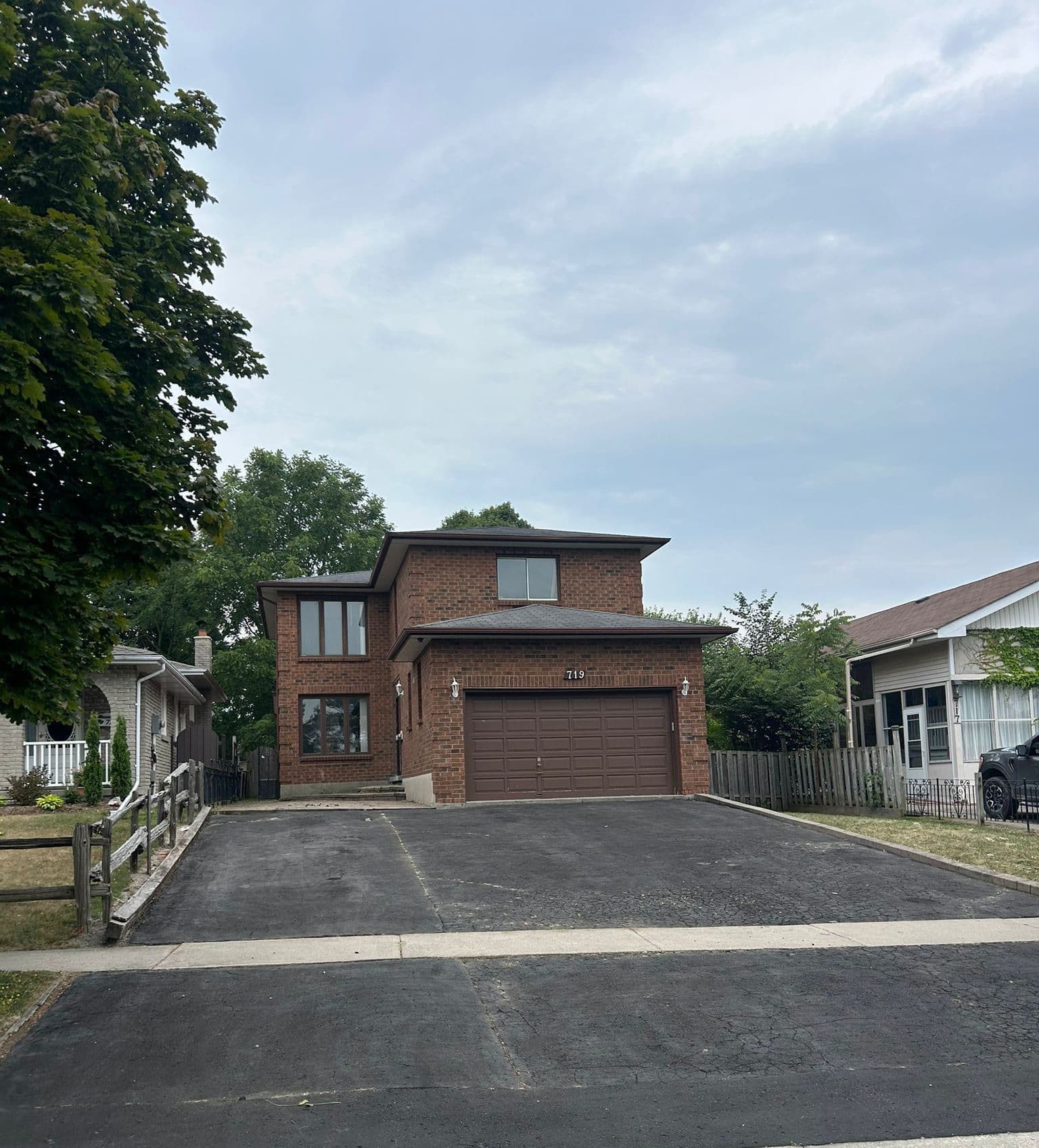 719 Keates Avenue Main, Oshawa, ON L1H 7Y3