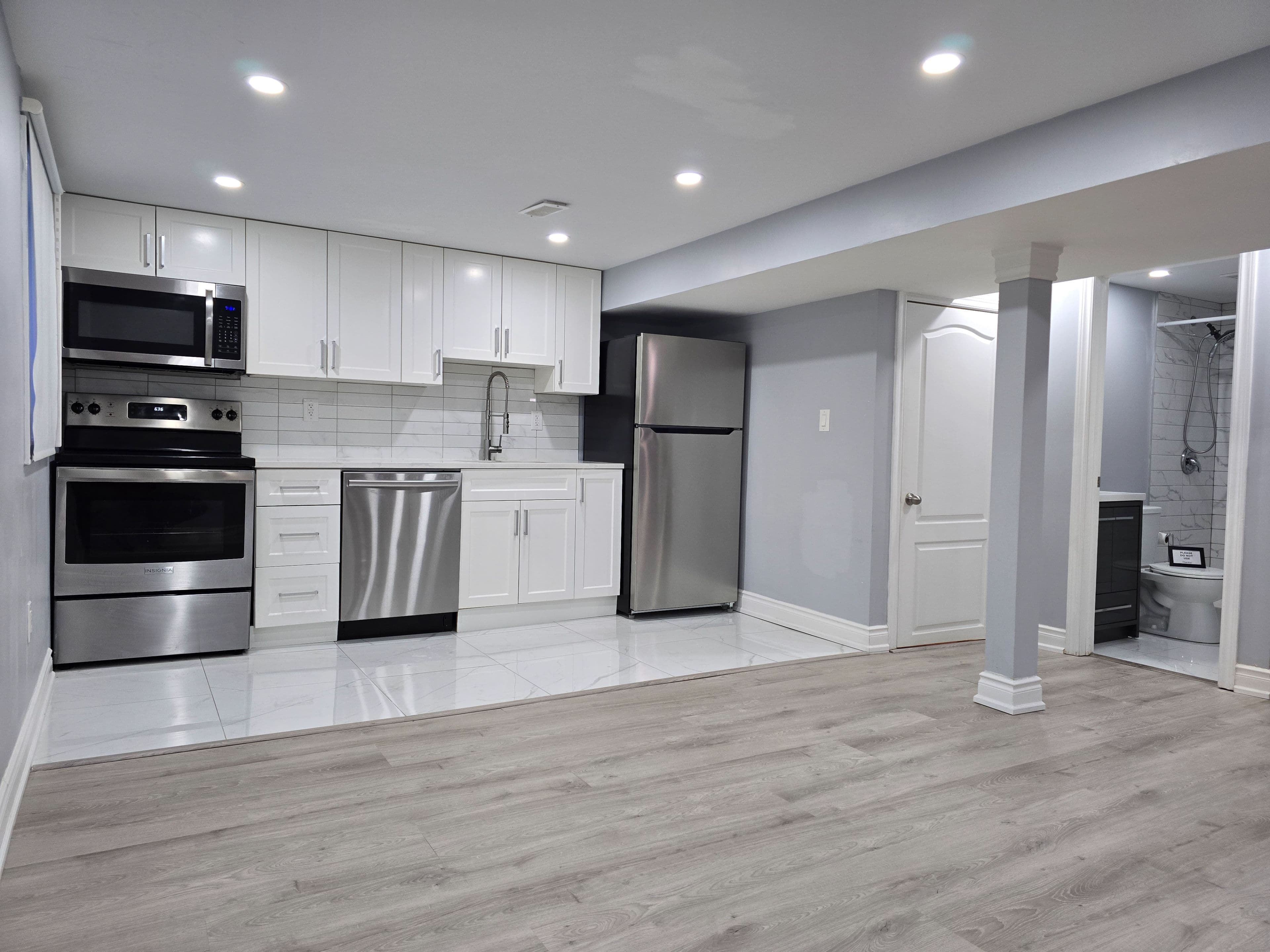 366 East 23rd Street Lower, Hamilton, ON L8V 2X6