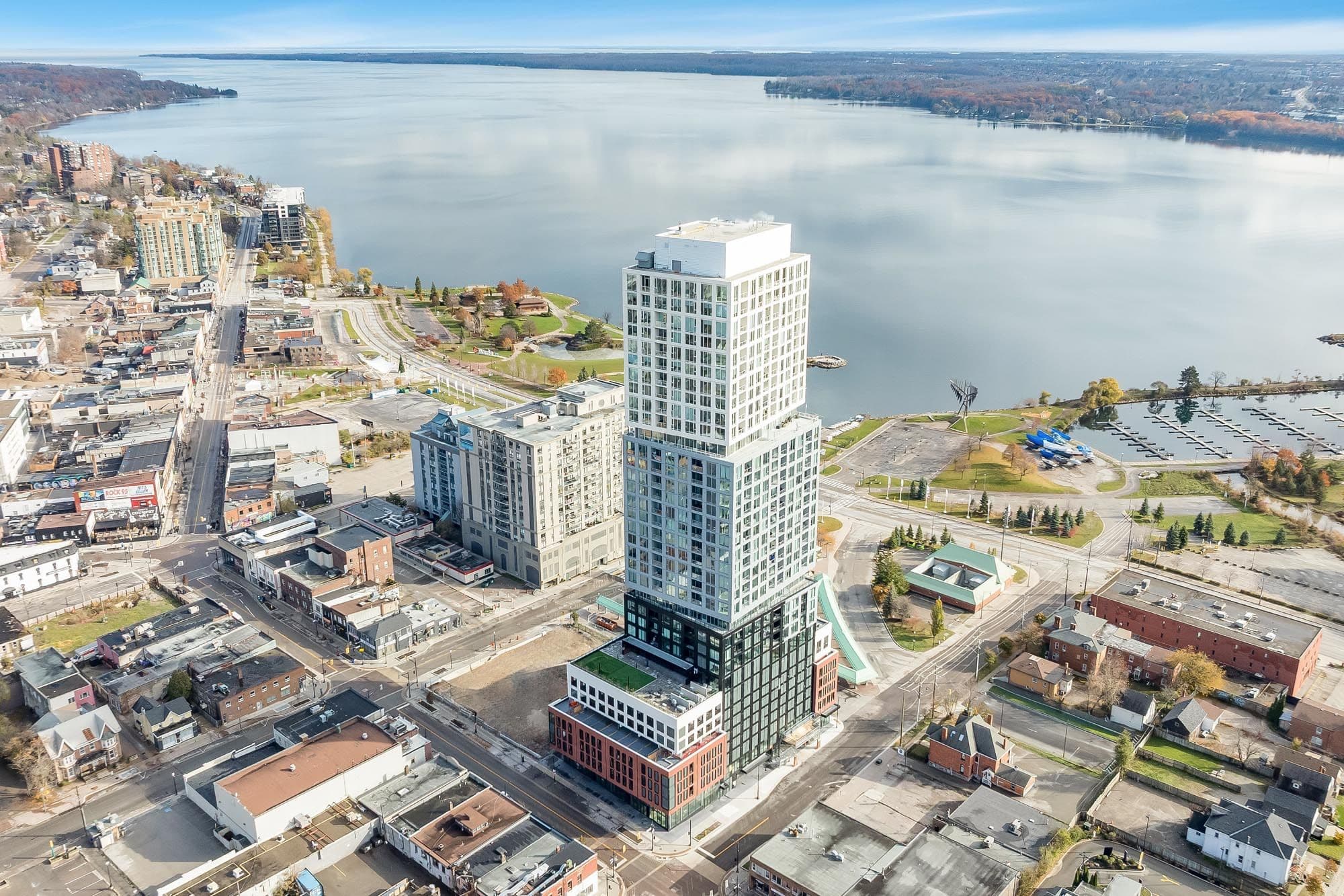 39 Mary Street 3301, Barrie, ON L4N 1S9