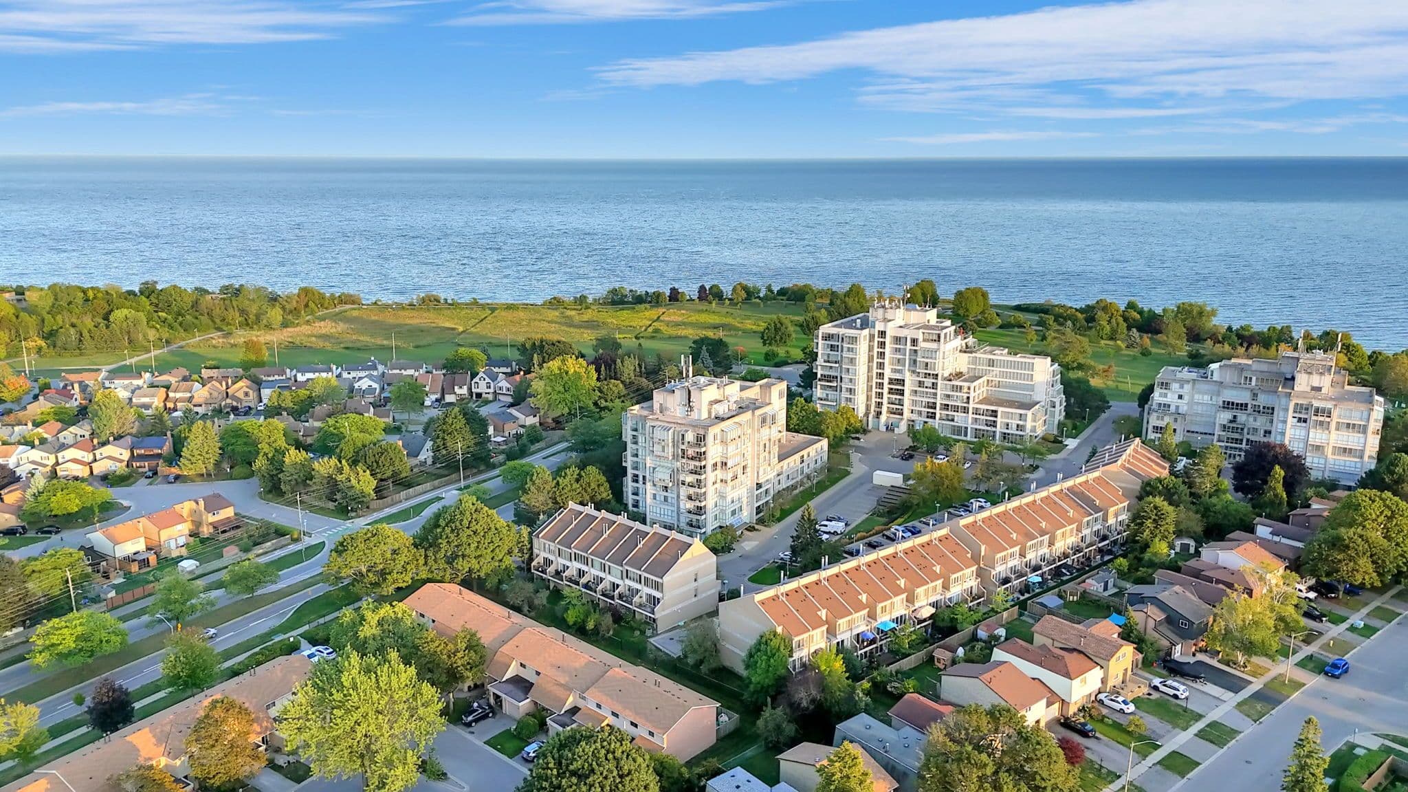 25 Cumberland Lane 304, Ajax, ON L1S 7K1