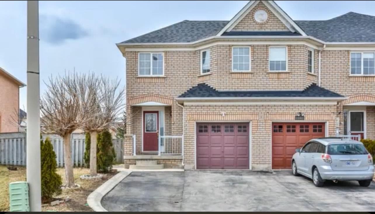 26 Twin Pines Crescent, Brampton, ON L7A 1M6