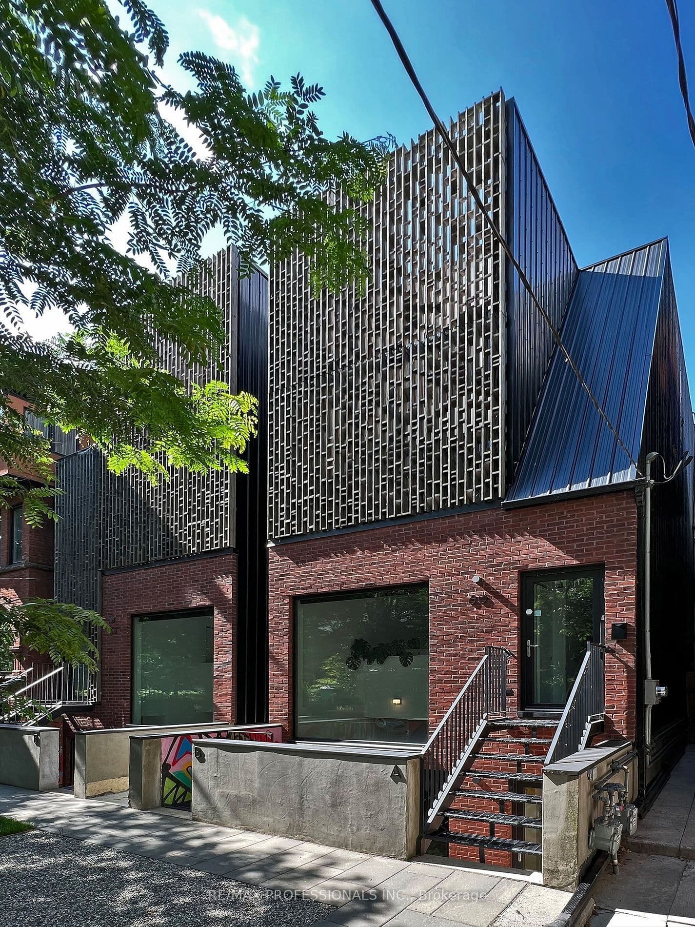 60 Melbourne Avenue B, Toronto W01, ON M6K 1K7