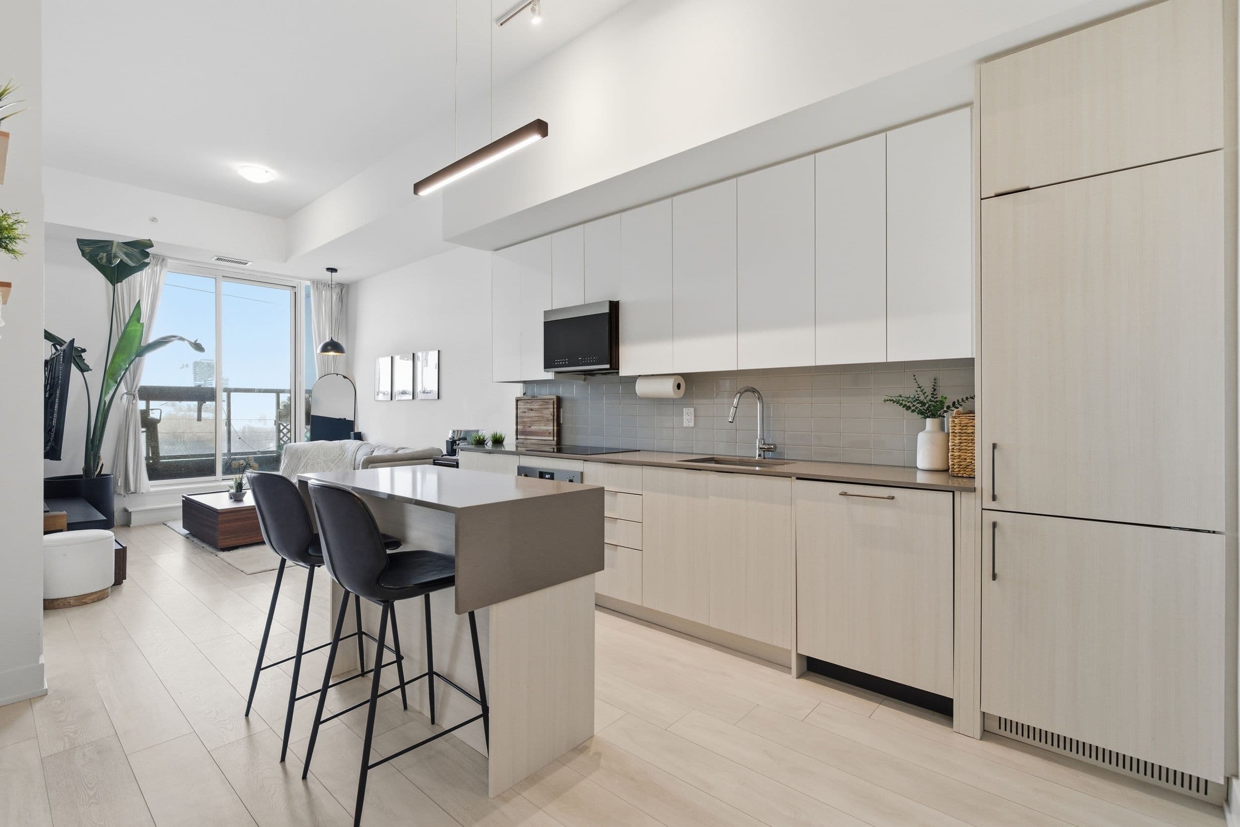 2489 Taunton Road 214, Oakville, ON L6H 3R9