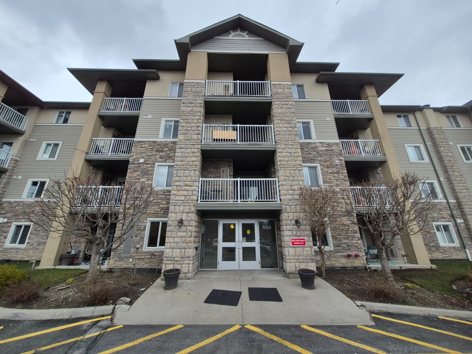 684 Warden Avenue 404, Toronto E04, ON M1L 4W4