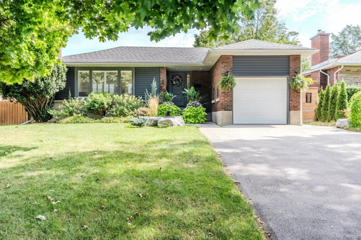 23 West Hampton Road, St. Catharines, ON L2T 3E6