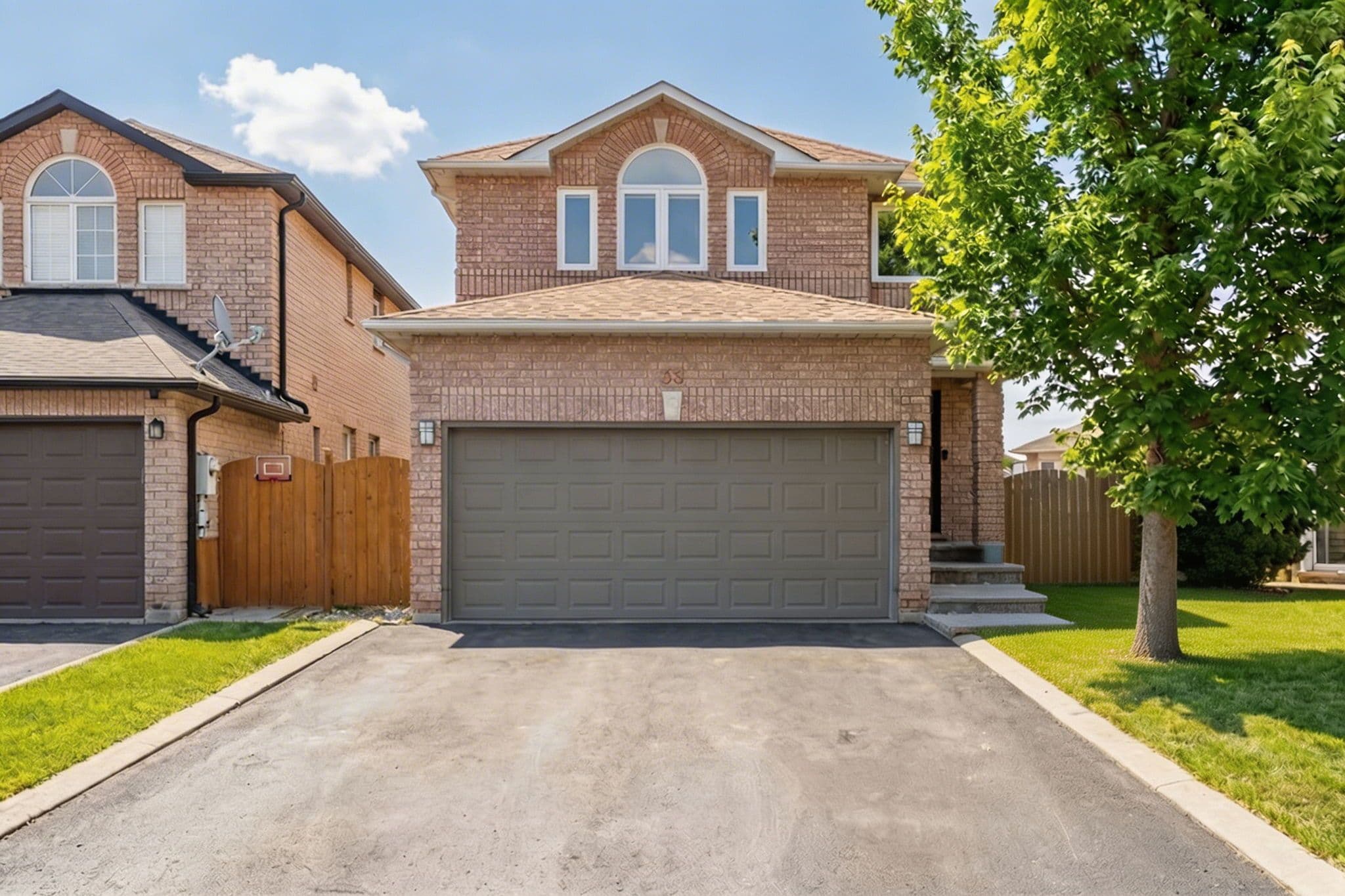 33 Topaz Court, Vaughan, ON L6A 2X2
