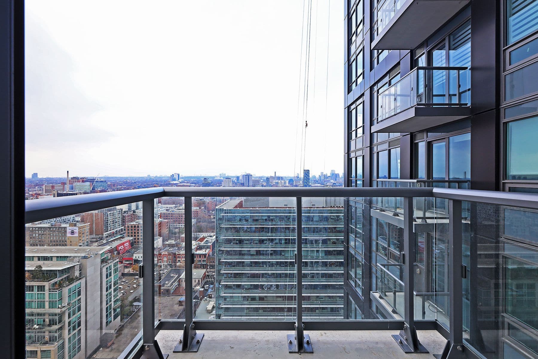 108 Peter Street 2811, Toronto C01, ON M5V 2G7