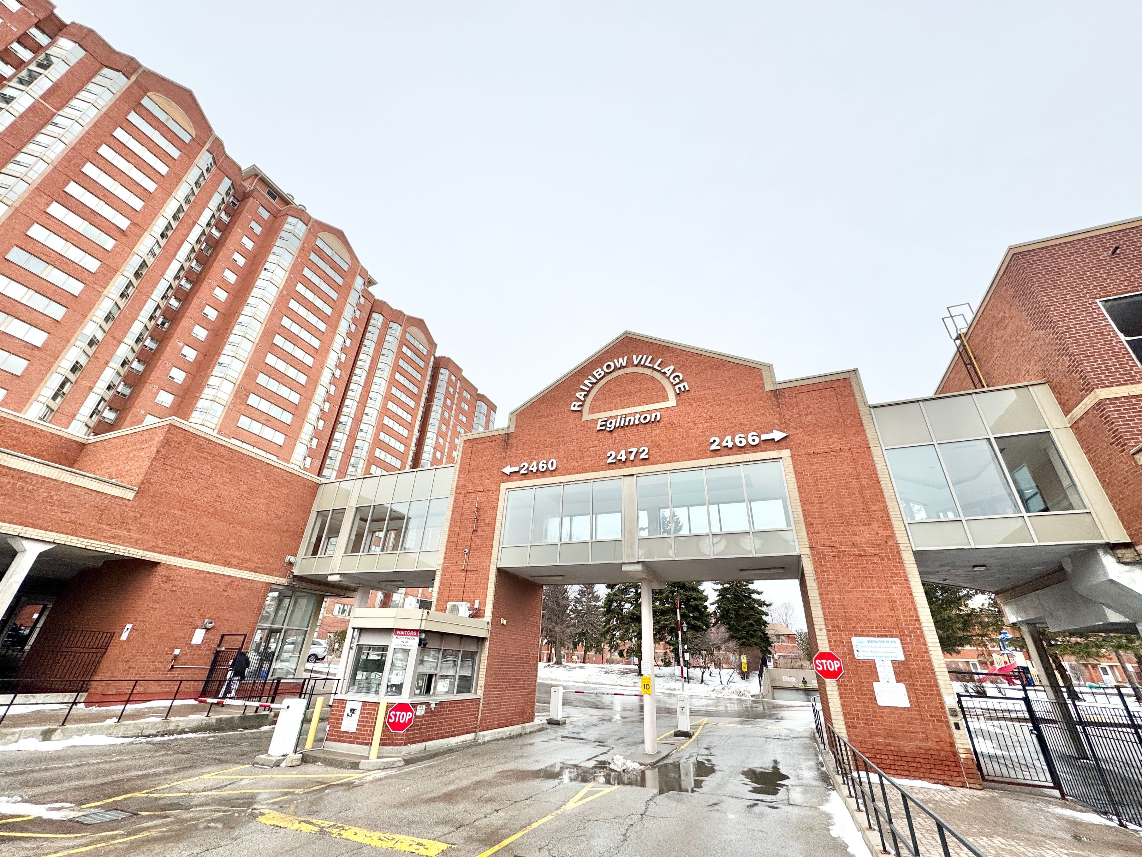 2460 Eglinton Avenue E 404, Toronto E08, ON M1K 5J7