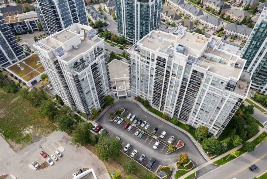 60 Disera Drive 610, Vaughan, ON L4J 9G1