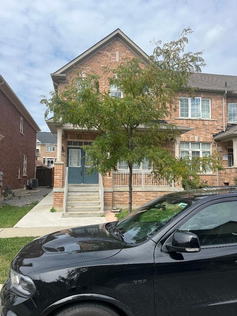 16 Saint Dennis Road, Brampton, ON L6R 3W5